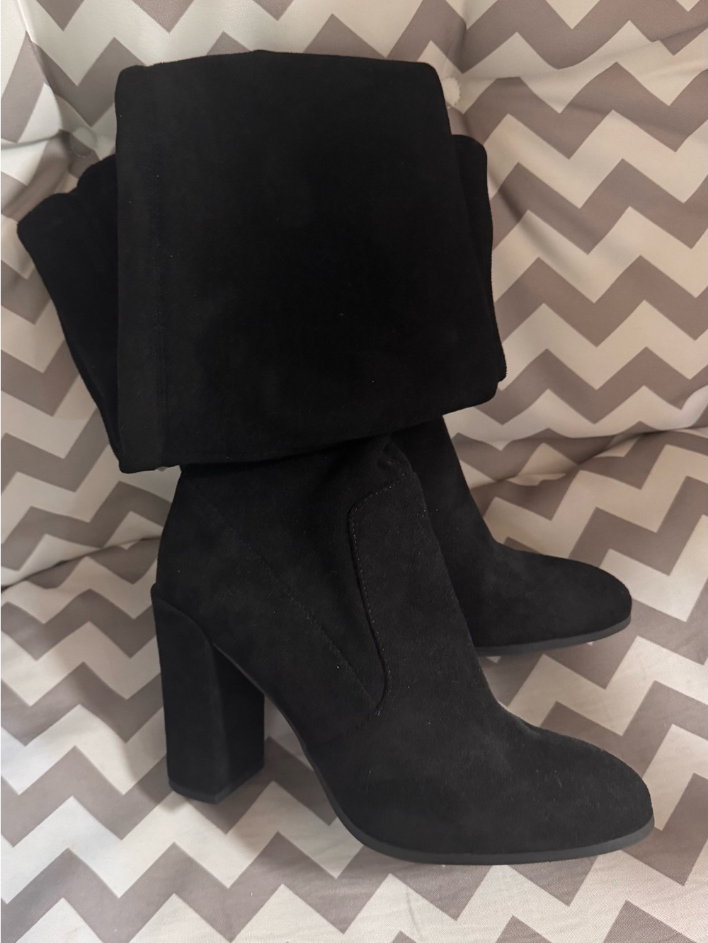 Kenneth Cole Black Suede Block Heel Ankle Boots new without tags